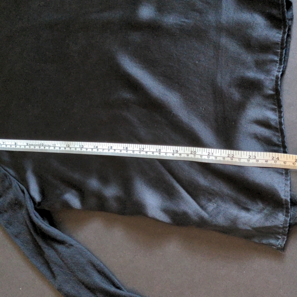 Vince Silky Crew Neck Top - Picture 10 of 10